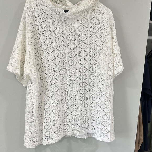 fashion basics Tops - Fashion Basics White Lace Top